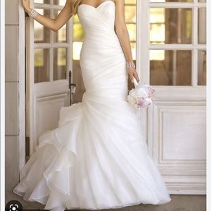Mermaid Wedding dress brand new size 4